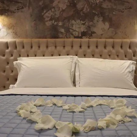 Apartment Honeymoon *