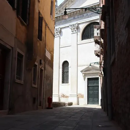 Apartment Honeymoon *