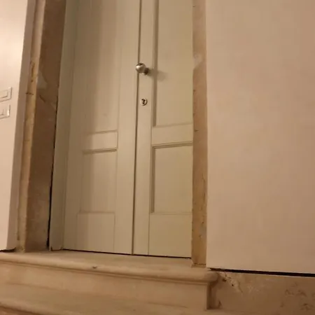Apartment Honeymoon