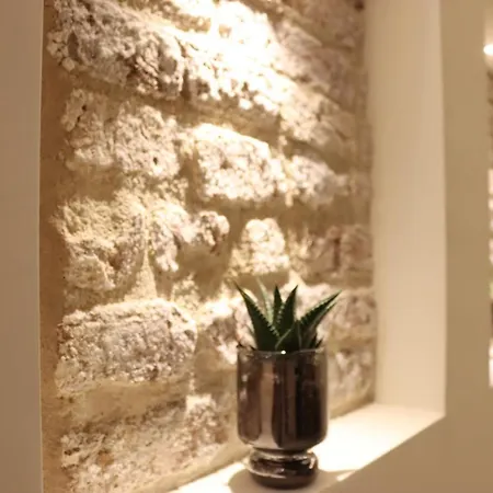 Honeymoon Apartment