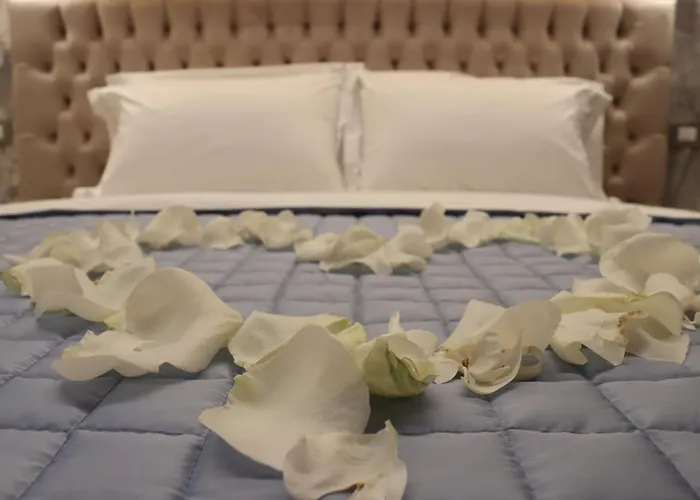 Apartment Honeymoon *